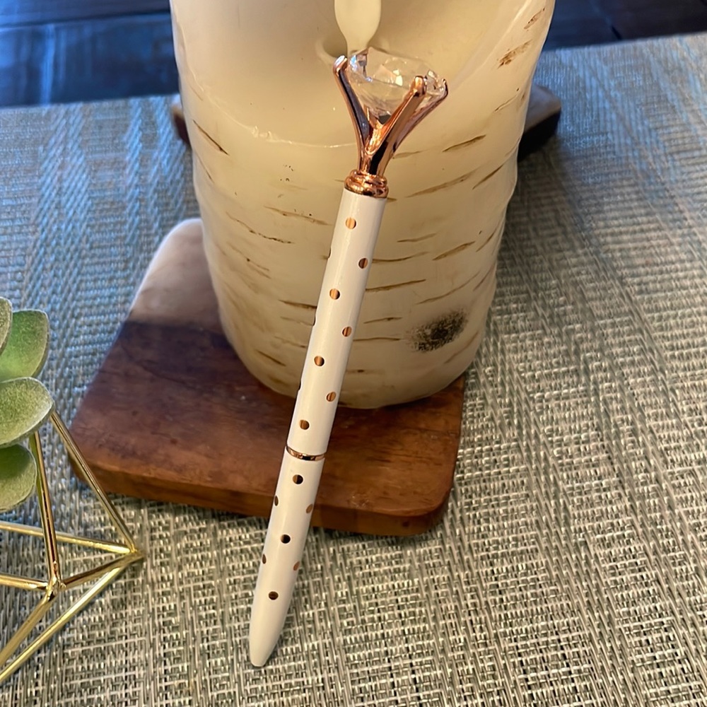 #60 NWT White and Rose Gold Polka Dot Pen with Diamond Jewel Top - Picture 5 of 16